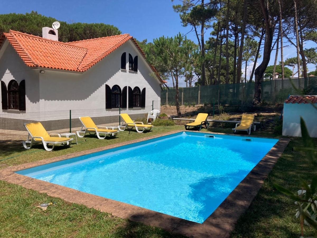 Moradia No Pinhal Com Piscina - Espaco E Privacidade Para As Suas Ferias! Сінтра Екстер'єр фото